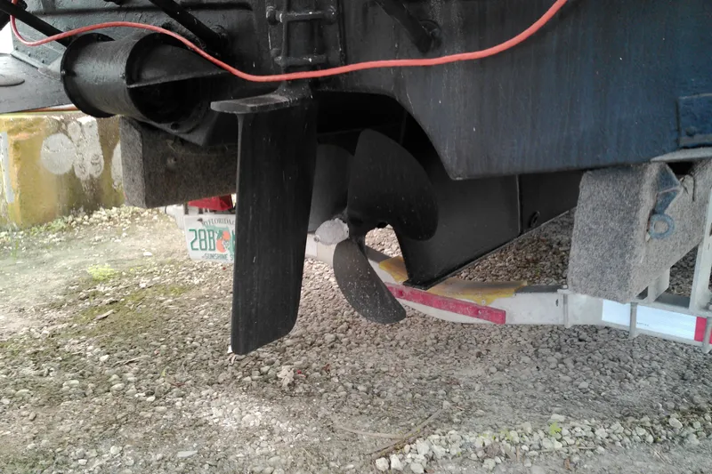 Slide: The Image of Propeller and rudder of 2010 Ranger Tugs R-25 boat on trailer. - 20