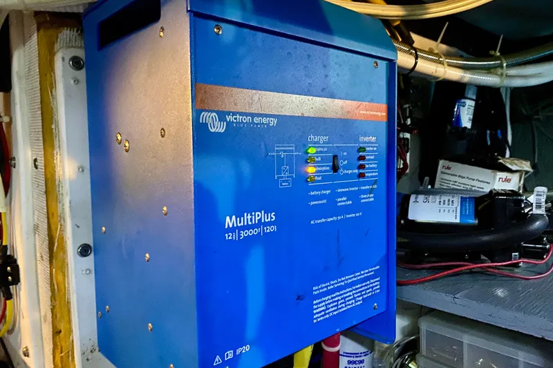 Slide: The Image of Kohler generator label on 1971 Hatteras 43 Double Cabin, diesel, 12V, 60Hz, 1800 RPM. - 107