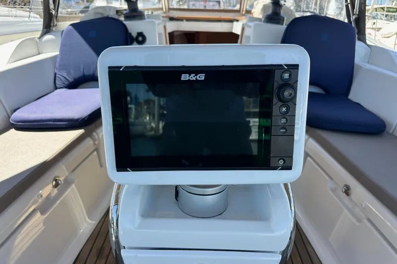 Slide: The Image of B&G navigation system on Jeanneau Sun Odyssey 409 yacht, 2015 model. - 36