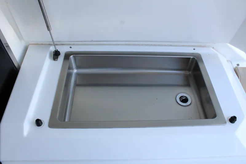 Slide: The Image of Stainless steel sink on 2014 Cruisers Yachts 45 Cantius. - 15