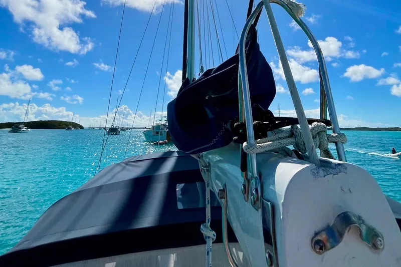 Slide: The Image of Sailboat on turquoise waters, Gulfstar HIRSCH 1986, under clear blue sky. - 29