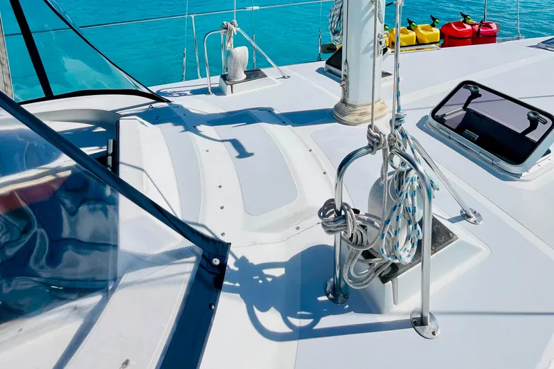 Slide: The Image of Sailboat deck of 1986 Gulfstar HIRSCH with ropes and clear blue water background. - 7