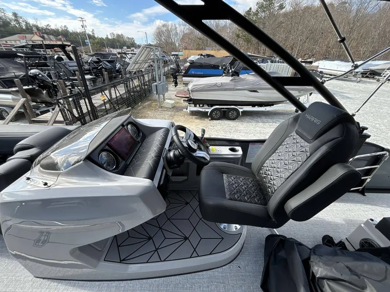 Slide: The Image of Harris Grand Mariner 230 2026 - 13