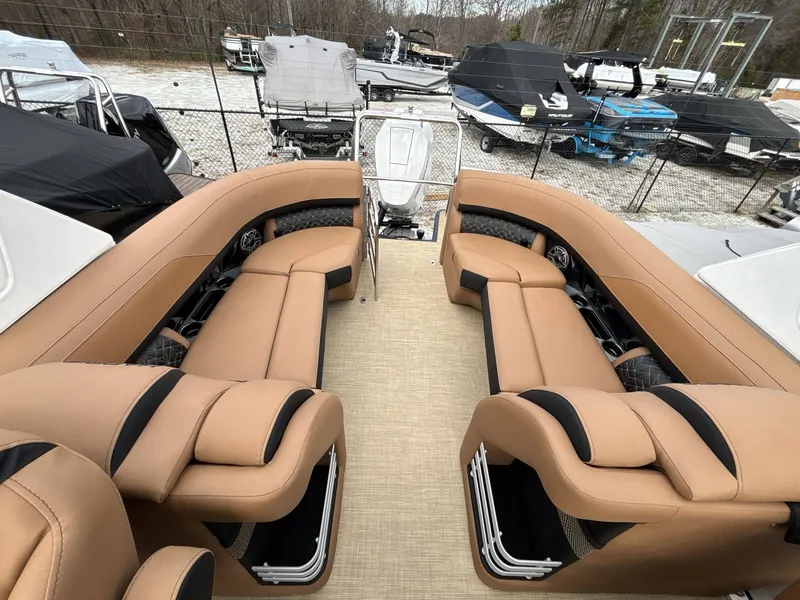 Slide: The Image of Harris Grand Mariner 250 2026 - 13