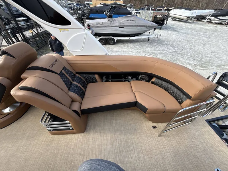 Slide: The Image of Harris Grand Mariner 250 2026 - 17