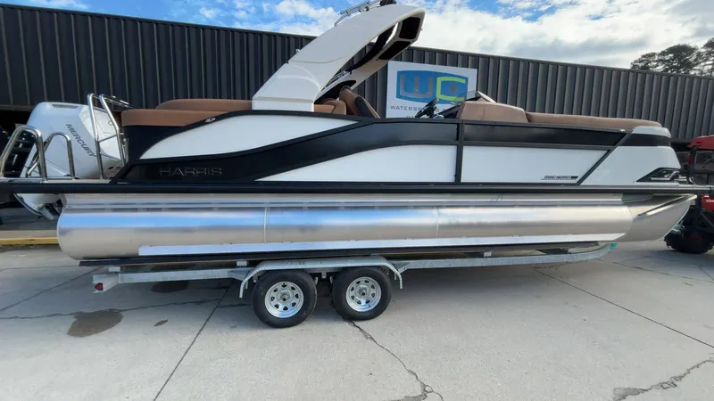 Slide: The Image of Harris Grand Mariner 250 2026 - 2