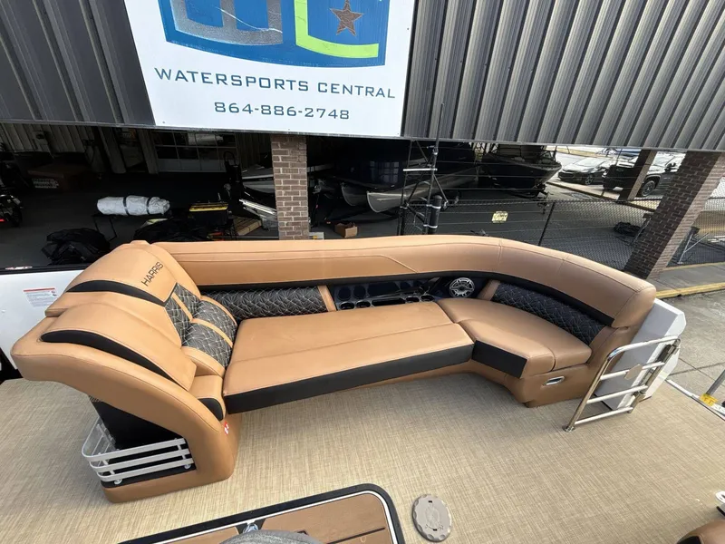 Slide: The Image of Harris Grand Mariner 250 2026 - 23