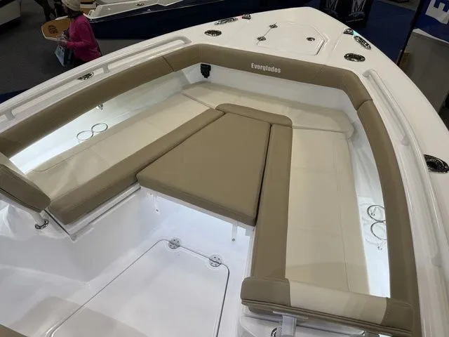 Slide: The Image of Everglades 253 Center Console 2026 - 26