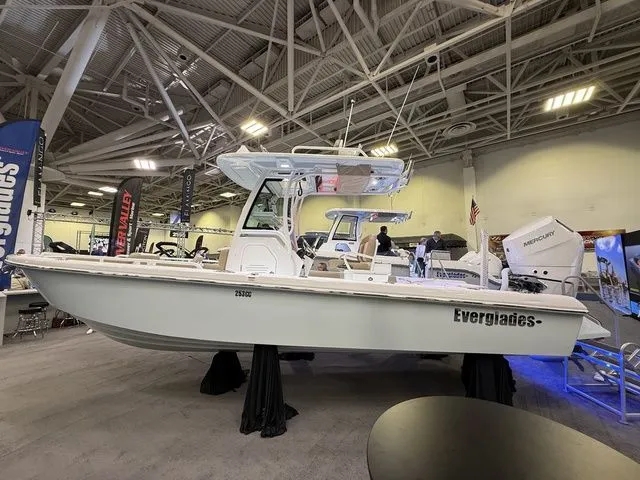 Slide: The Image of Everglades 253 Center Console 2026 - 3