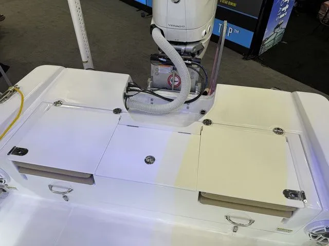 Slide: The Image of Everglades 253 Center Console 2026 - 7