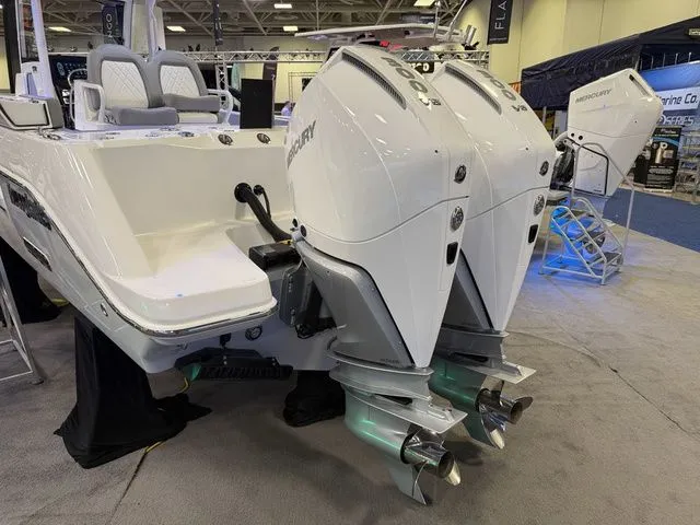 Slide: The Image of Everglades 285 Center Console 2026 - 3