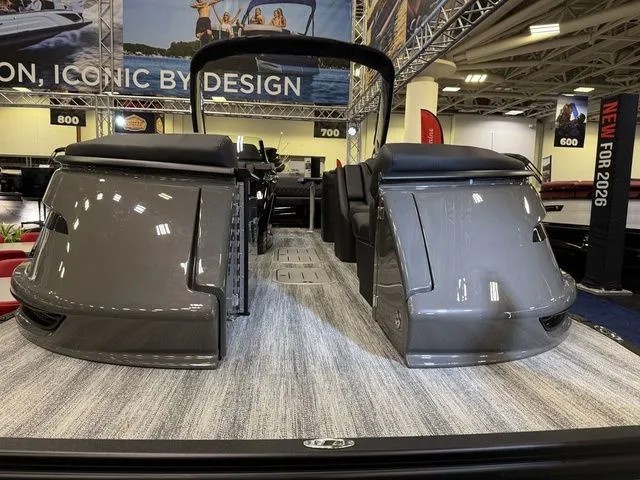 Slide: The Image of Bennington QX Swingback 27 QXSBWAT2 Tritoon 2026 - 3