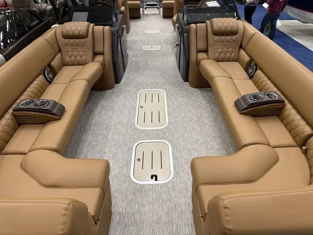 Slide: The Image of Bennington QX Quad Bench 30 QXFBWAX2 2026 - 6