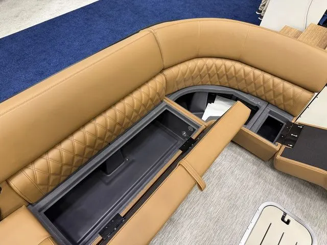 Slide: The Image of Bennington QX Quad Bench 30 QXFBWAX2 2026 - 12