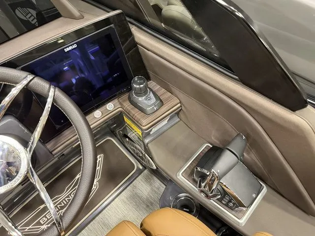 Slide: The Image of Bennington QX Quad Bench 30 QXFBWAX2 2026 - 26