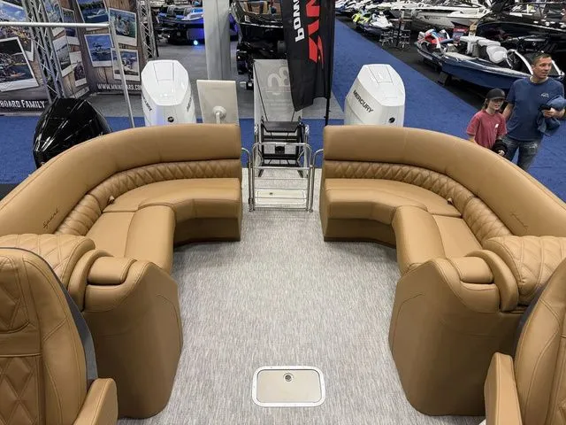 Slide: The Image of Bennington QX Quad Bench 30 QXFBWAX2 2026 - 27