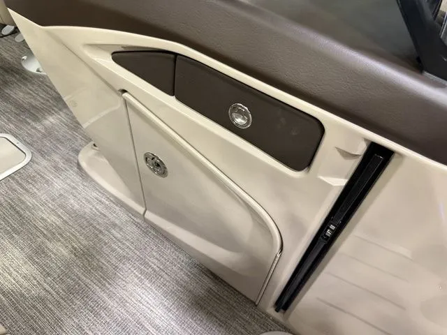 Slide: The Image of Bennington Q Quad Bench 27 QFBWAT2 2026 - 15