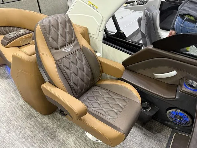 Slide: The Image of Bennington Q Quad Bench 25 QFBWA Tritoon 2026 - 27