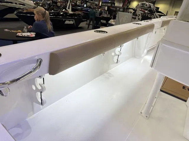 Slide: The Image of Everglades 253 Center Console 2026 - 11