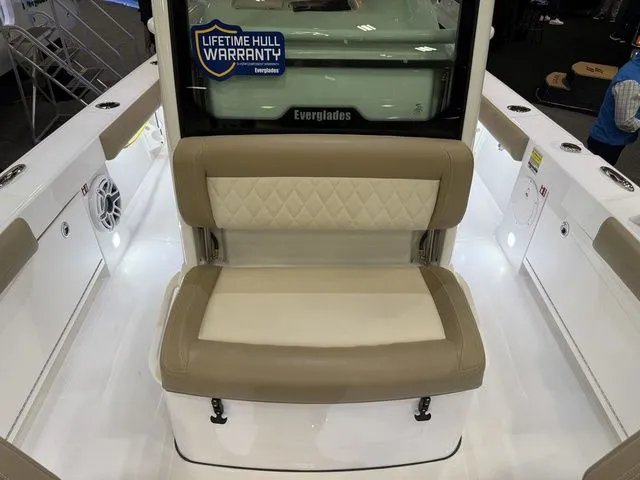 Slide: The Image of Everglades 253 Center Console 2026 - 22
