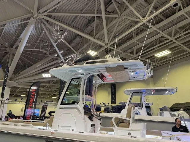 Slide: The Image of Everglades 253 Center Console 2026 - 37