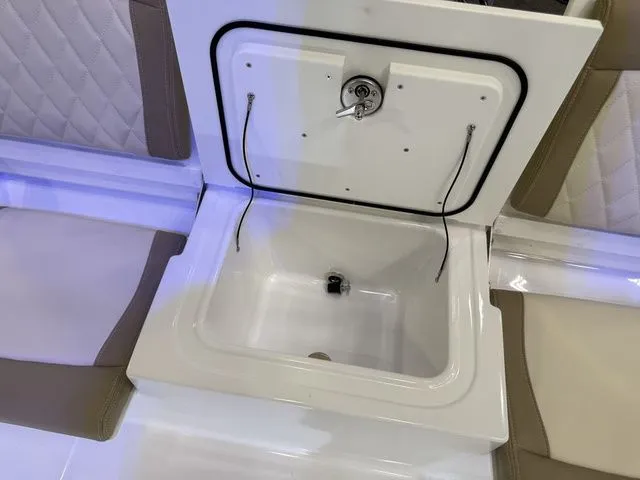 Slide: The Image of Everglades 253 Center Console 2026 - 9