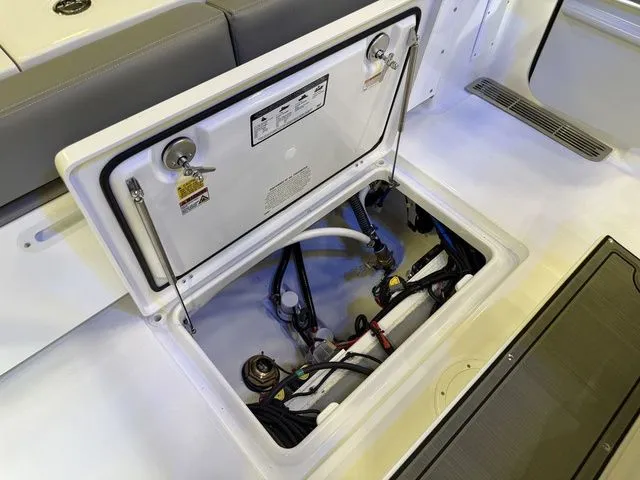 Slide: The Image of Everglades 285 Center Console 2026 - 14