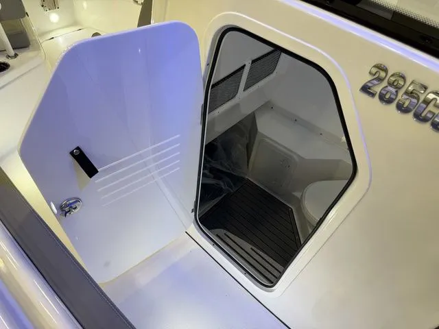 Slide: The Image of Everglades 285 Center Console 2026 - 29