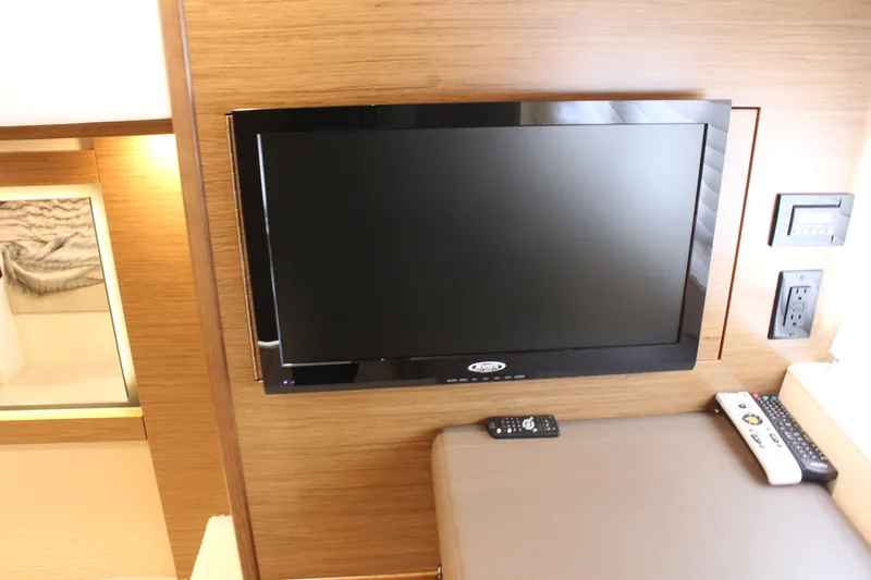 Slide: The Image of Cruisers Yachts 45 Cantius 2014 - 56