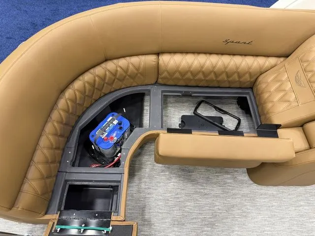 Slide: The Image of Bennington QX Quad Bench 30 QXFBWAX2 2026 - 32