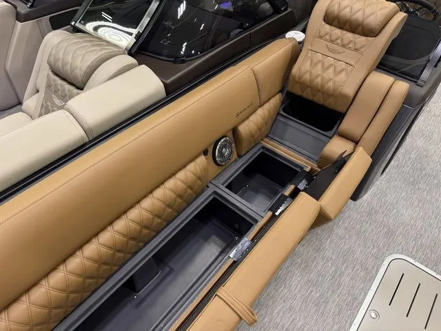 Slide: The Image of Bennington QX Quad Bench 30 QXFBWAX2 2026 - 9