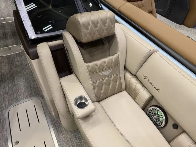 Slide: The Image of Bennington Q Quad Bench 27 QFBWAT2 2026 - 10