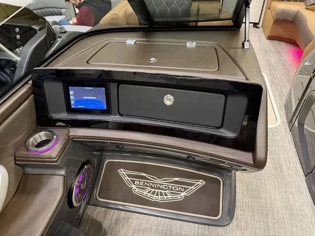 Slide: The Image of Bennington Q Quad Bench 25 QFBWA Tritoon 2026 - 25