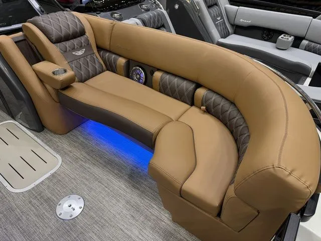 Slide: The Image of Bennington Q Quad Bench 25 QFBWA Tritoon 2026 - 9