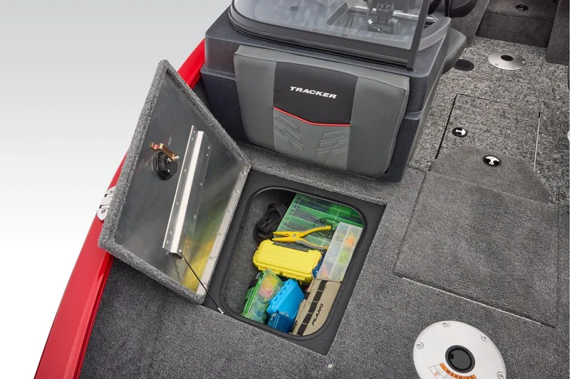 Slide: The Image of 2026 Tracker Pro Guide V-175 Combo capacity label, 6 persons or 838 lbs, U.S. Coast Guard compliant. - 17