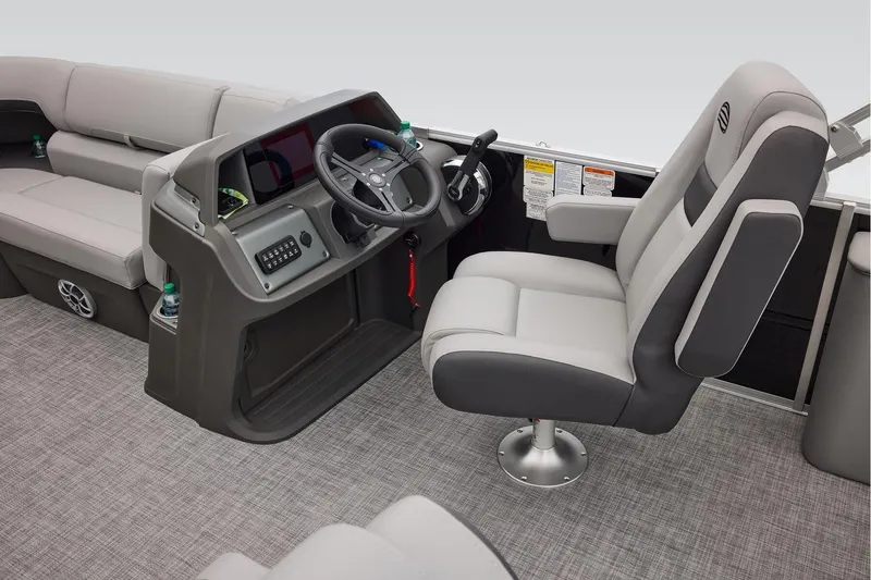 Slide: The Image of Sun Tracker Party Barge 22 RF DLX 2026 - 32