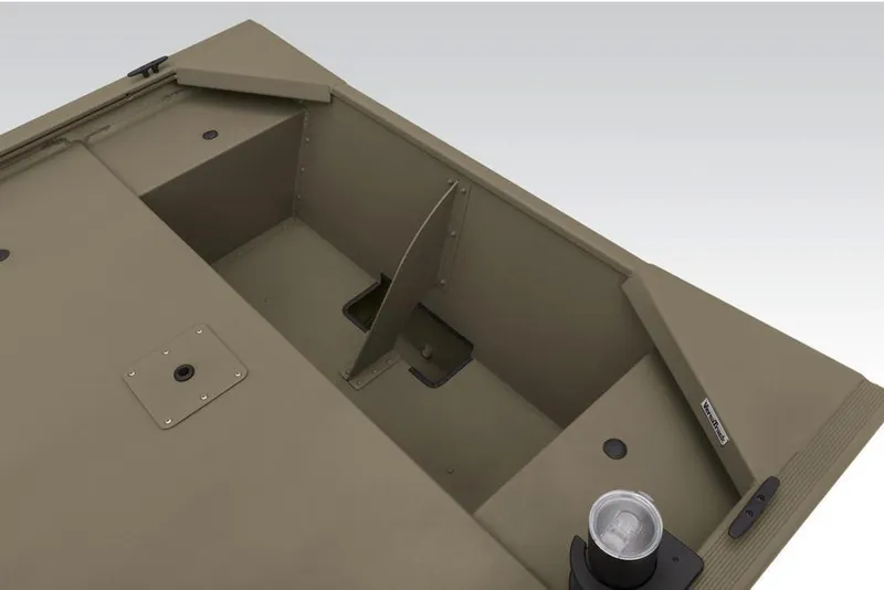 Slide: The Image of Tracker Grizzly 1648 Utility 2026 - 15