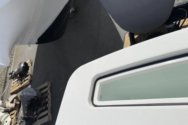 Slide: The Image of Regulator Marine 34SS 2018 - 91