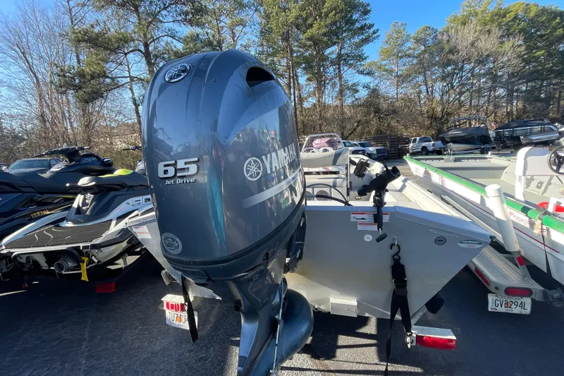 Slide: The Image of 2021 G3 Gator Tough 17 CCJ DLX boat with Yamaha 65 Jet Drive engine. - 7