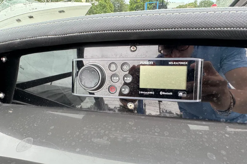 Slide: The Image of Fusion MS-RA70NSX stereo on 2020 Monterey M-225 boat dashboard. - 18