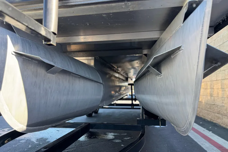 Slide: The Image of Underneath view of 2021 Crest Classic Platinum 240 SLC pontoon boat. - 4