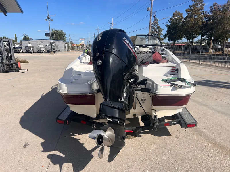 Slide: The Image of Tahoe 550 TF 2021 - 3