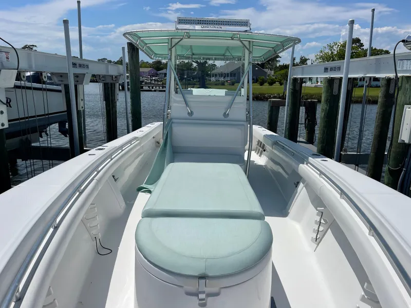 Slide: The Image of SeaCraft 32 boat with Yamaha F300 engines, 2007 model, docked at marina. - 17