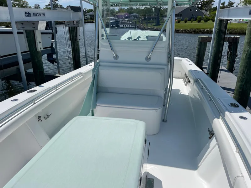 Slide: The Image of Interior of a 2007 SeaCraft 32 boat with Yamaha F300 engines. - 18