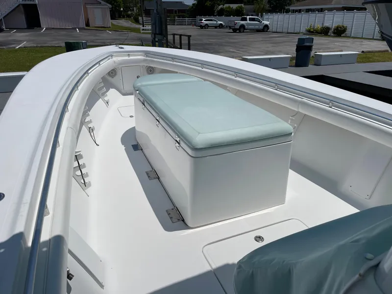 Slide: The Image of Interior view of a 2007 SeaCraft 32 boat with seating. - 20