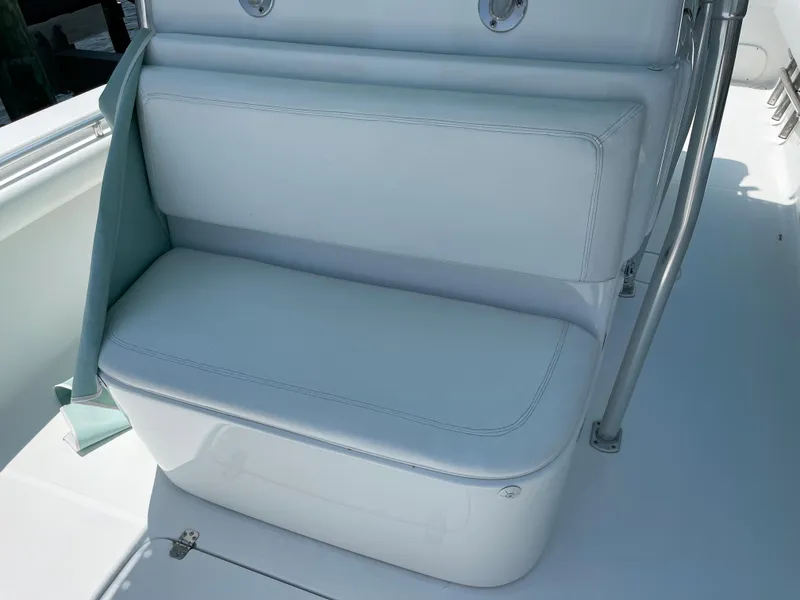 Slide: The Image of White seating on a 2007 SeaCraft 32 boat. - 32