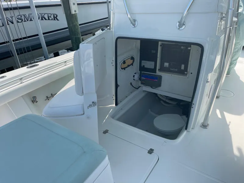 Slide: The Image of Interior of a 2007 SeaCraft 32 yacht with toilet. - 34
