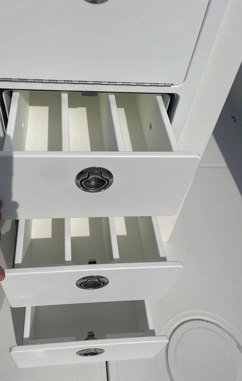 Slide: The Image of White drawers on a 2007 SeaCraft 32 boat. - 41
