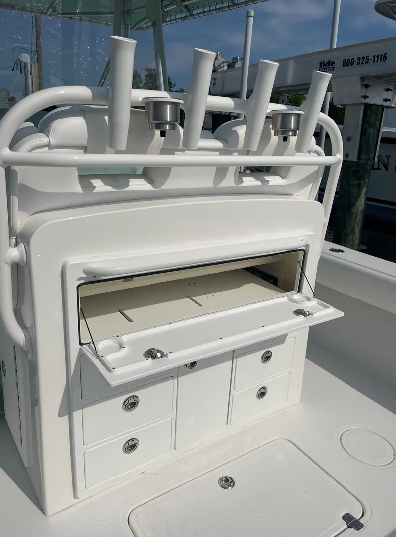 Slide: The Image of Fishing station on a 2007 SeaCraft boat with storage and rod holders. - 44