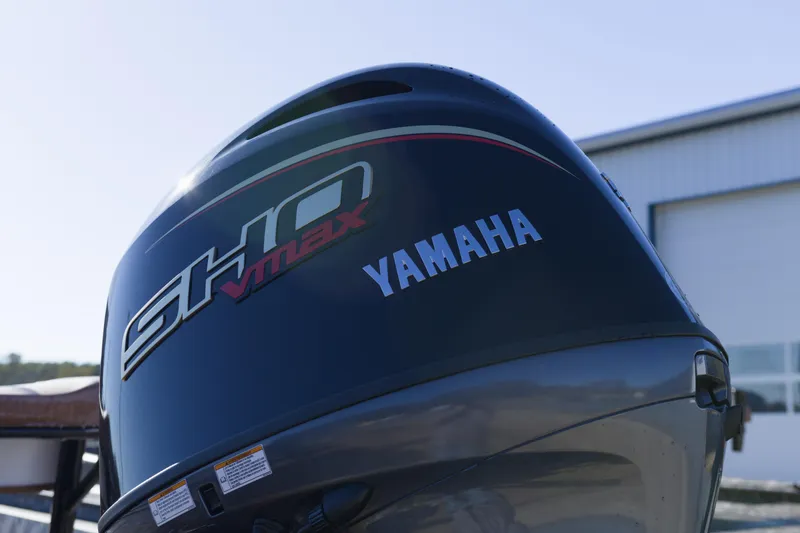 Slide: The Image of Yamaha SHO VMAX engine on 2026 Avid 20 Rogue CC boat. - 3